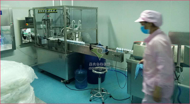 濃漿口服液灌裝機(jī),口服液全自動(dòng)灌裝壓蓋機(jī)